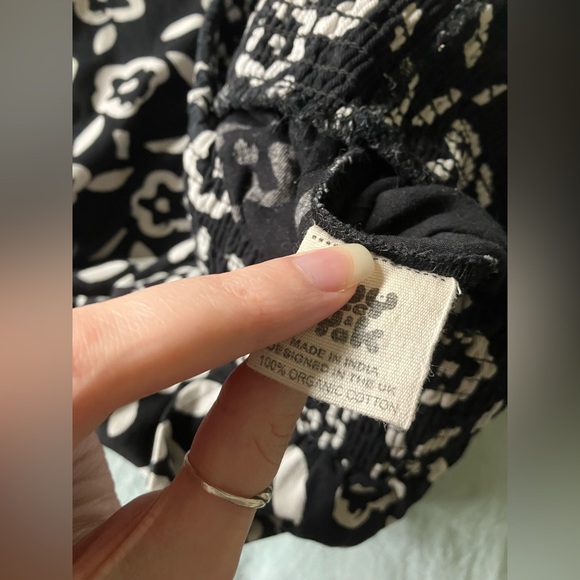 Lucy & Yak Black and White Floral Print Kia Trousers - Picture 6 of 8